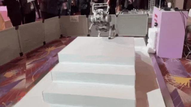 发展新质生产力，还得看“新工具”。比如最近在香港Tech World 2024上