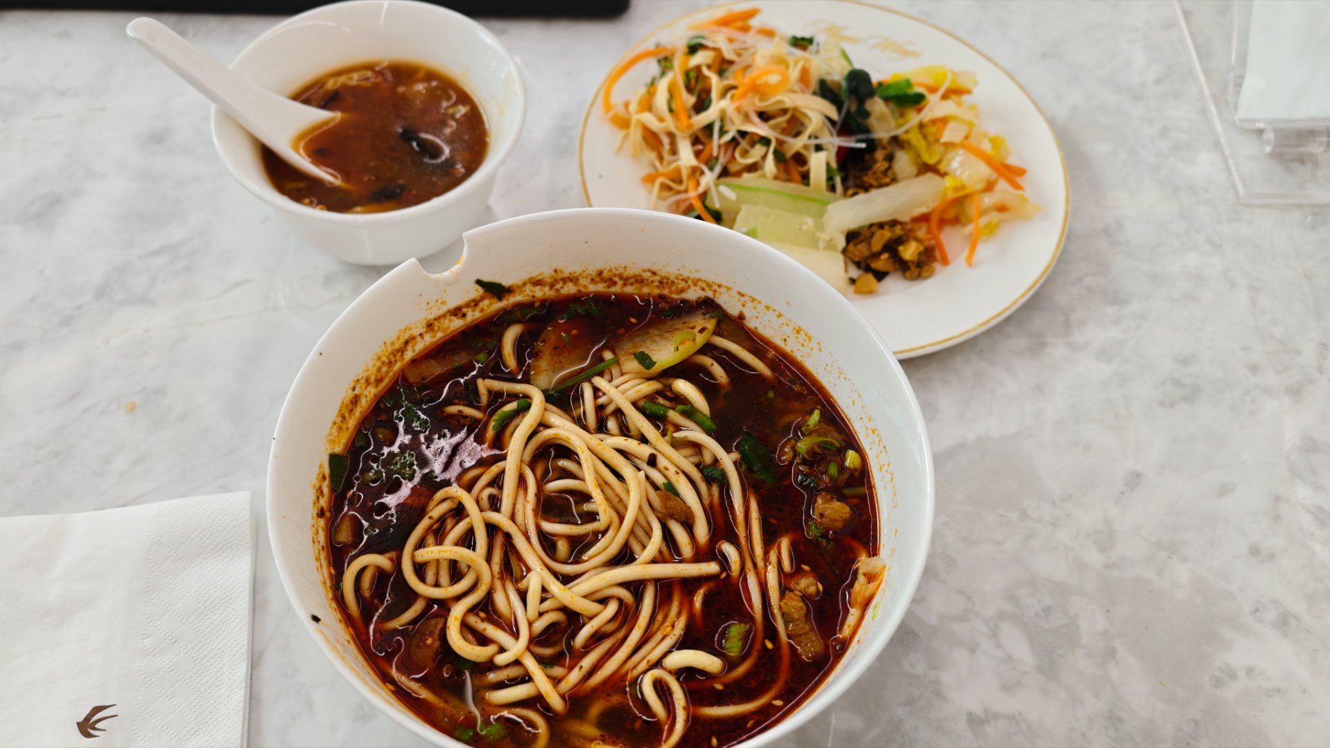 东航一碗面之兰州牛肉面[举手]  ​​​