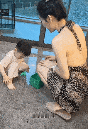 下班回家的快乐就是和孩子互动！ 