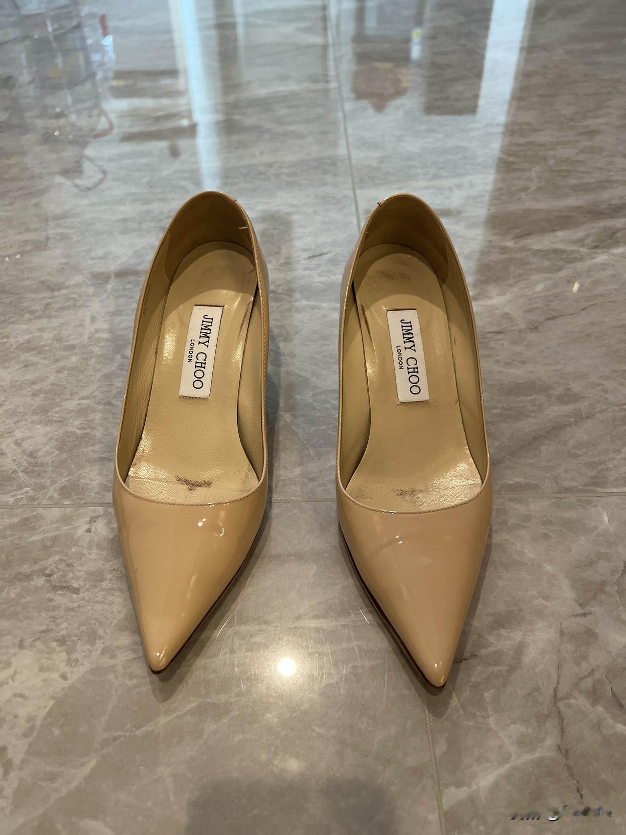 你认为高跟鞋会被淘汰吗?肯定不会，时尚单品啊！