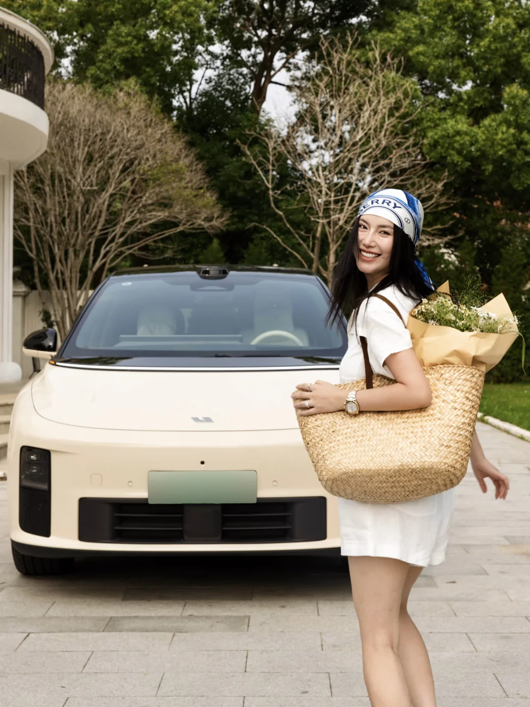请祝贺这位⼥⼠，新⼀岁，实现理想🎂🚗
