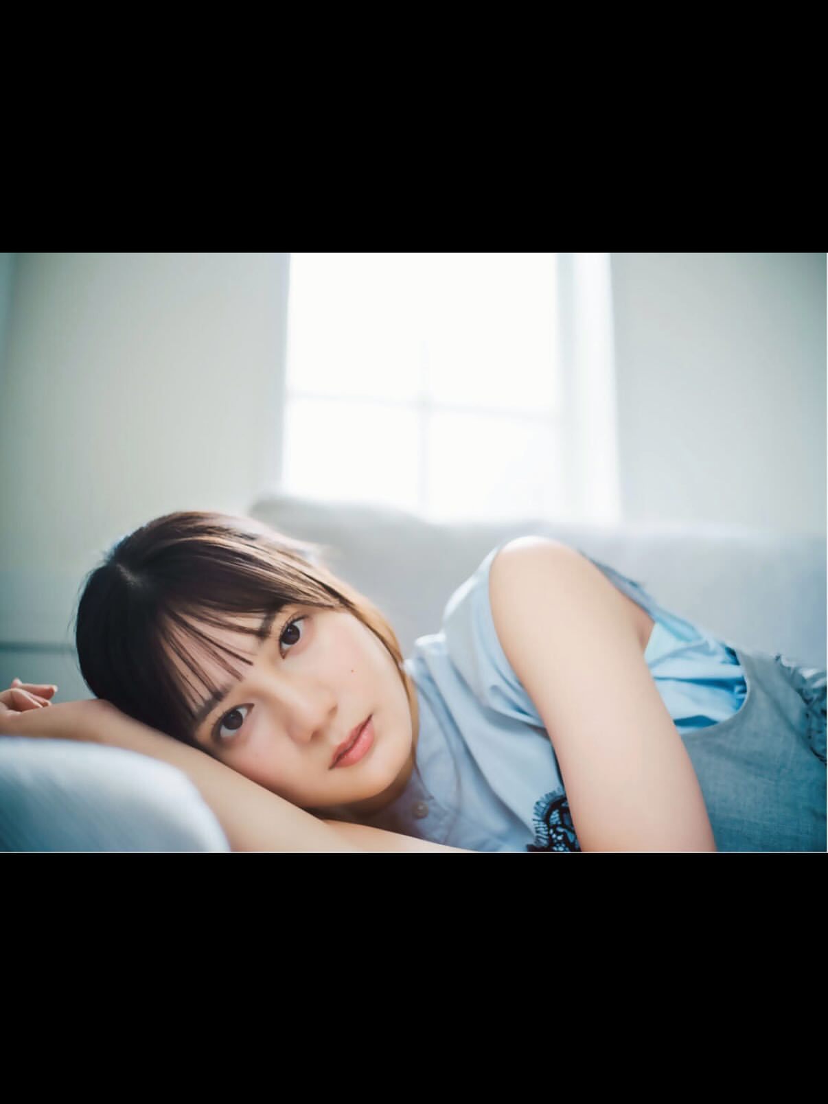 小坂菜緒🦖  　週刊少年マガジン ​​​