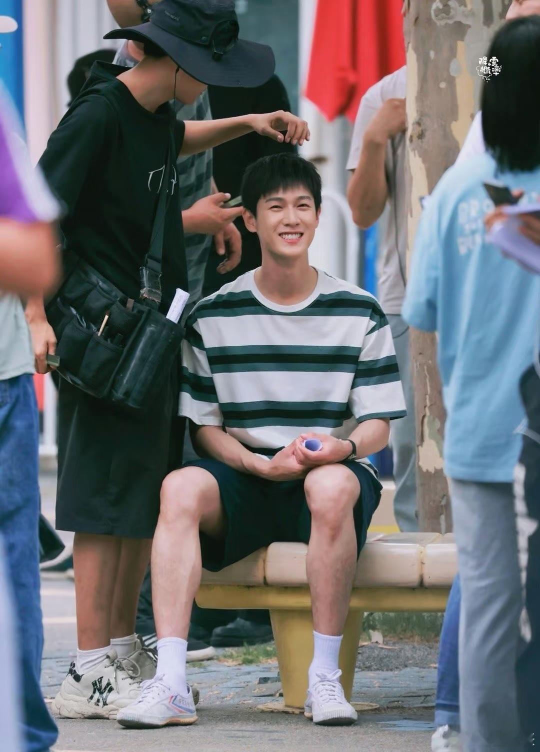 李昀锐演的肖涵又争又抢，小林真的好适合这样干净清爽的风格啊，感觉眼睛里有星星[给