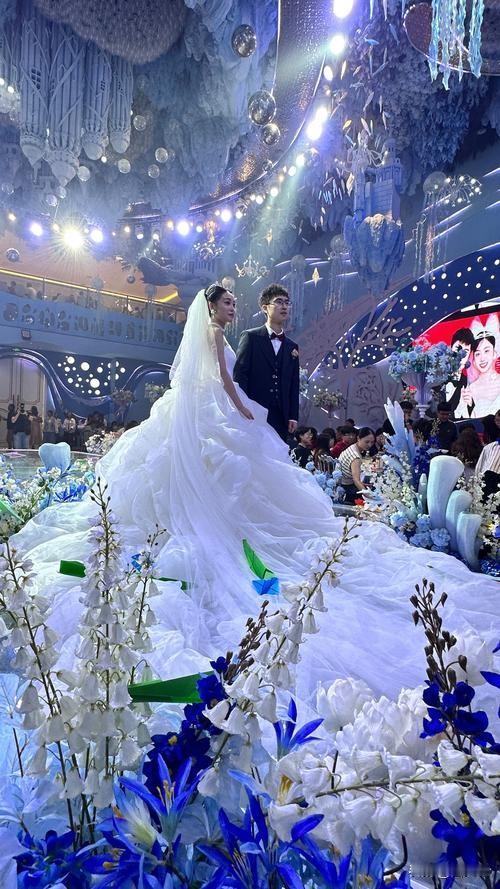 没领证的情况下，彩礼并非能全部要回来。

如果双方未共同生活，全额要回的可能性大