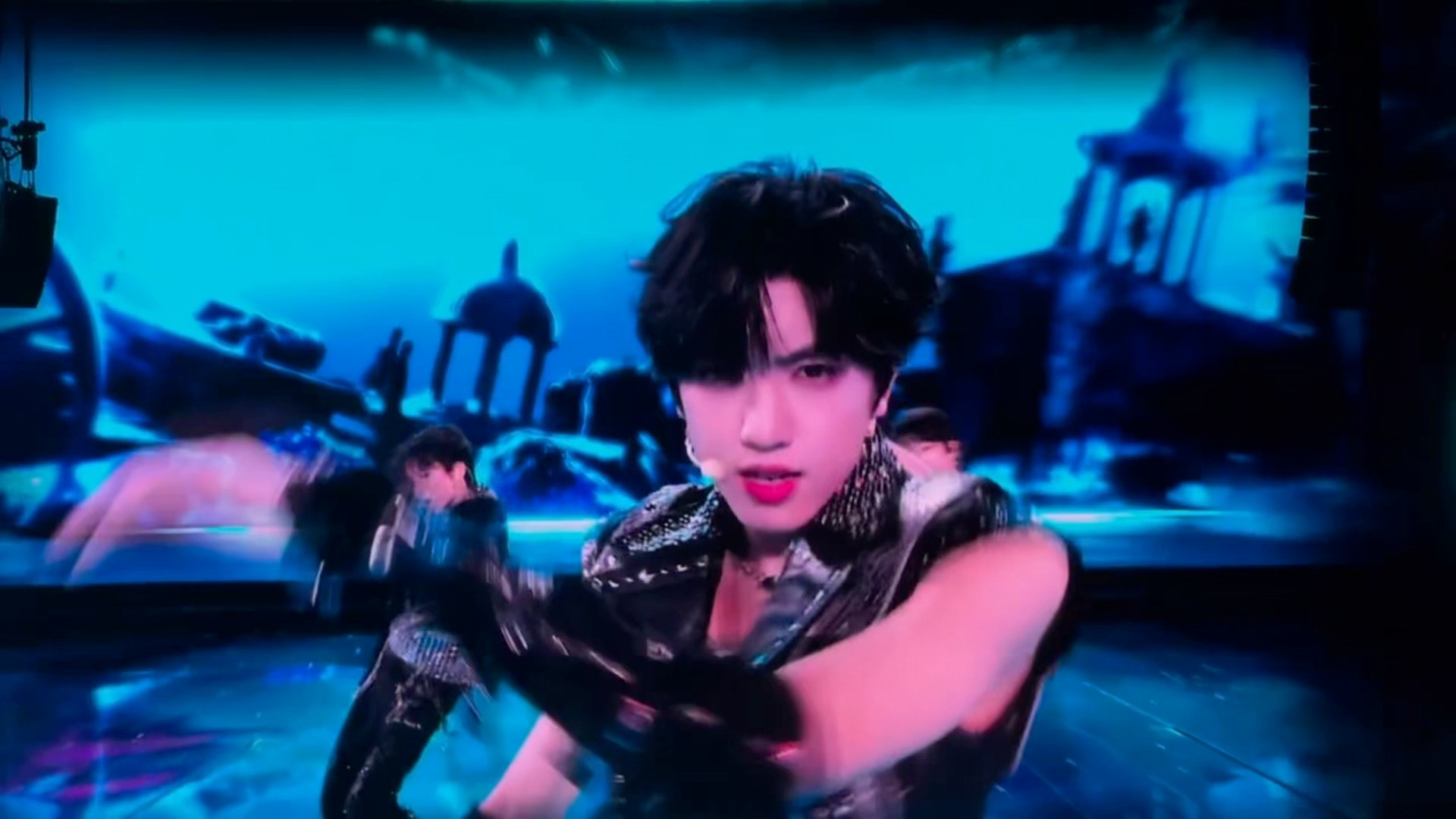 张桂源在需要张力的编舞上就会释放成男味～