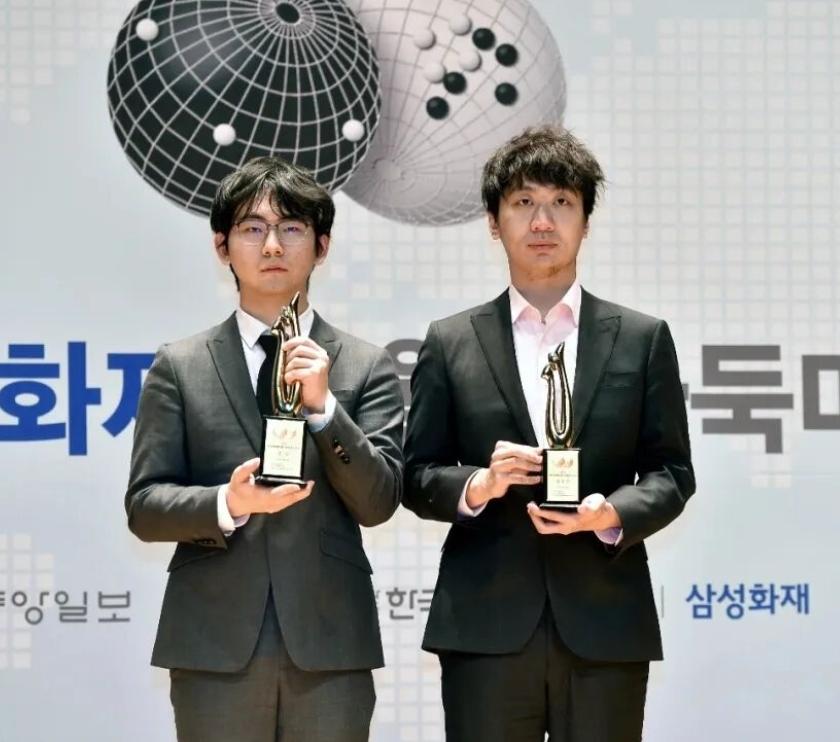 四国手捉对厮杀
晋城杯巅峰对决

第2届晋城杯中国职业围棋公开赛半决赛至决赛于1