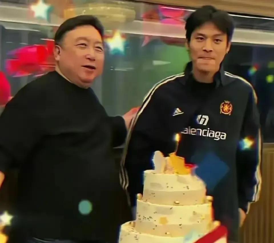 小杨哥做慈善，能够扭转形象吗？

三只羊网络从绝对顶流到后来被封，再到三个月前解