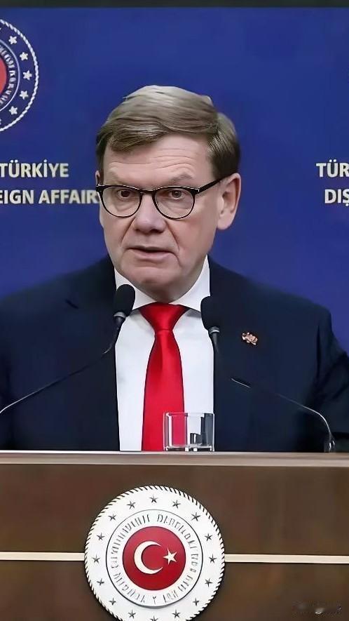 12月3日，央视新闻快报，德国外长瓦德富尔在前往北约外长会前，突然宣布再掏2亿美