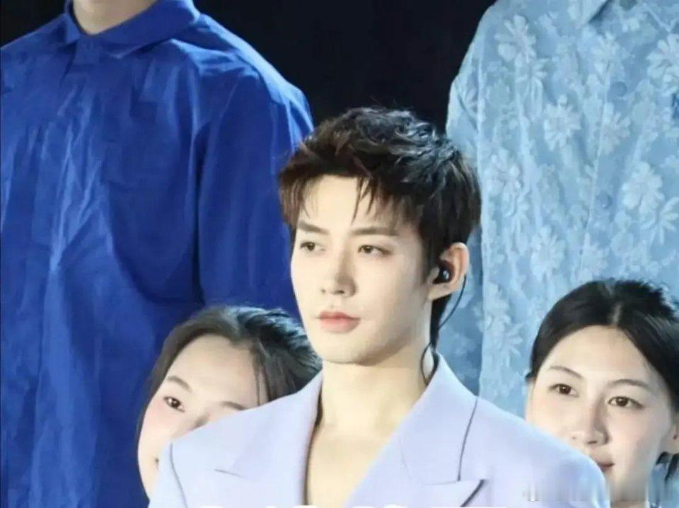 邓为还是得再沉淀沉淀呀，和魏大勋一起看，真的是敌不过 