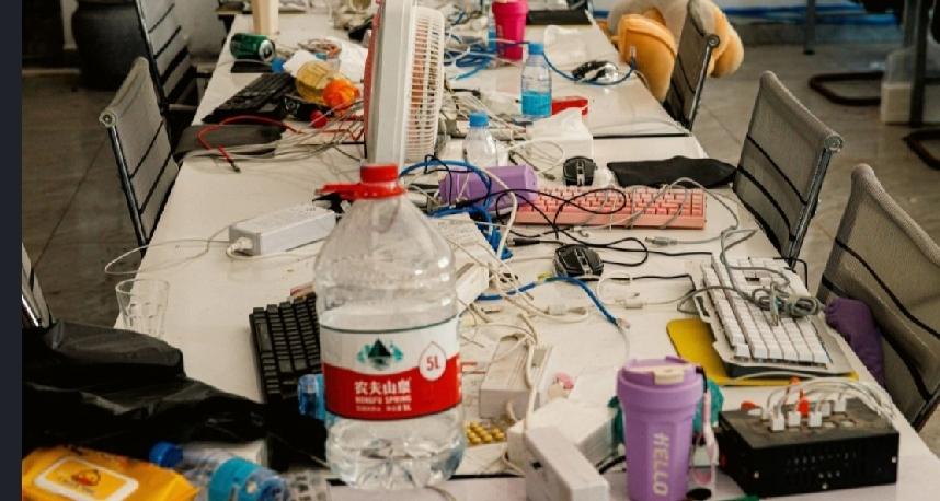 斯里兰卡警方根据线报，在首都科伦坡𪂹火破一个网路诈骗中心，并拘捕37名中国公民