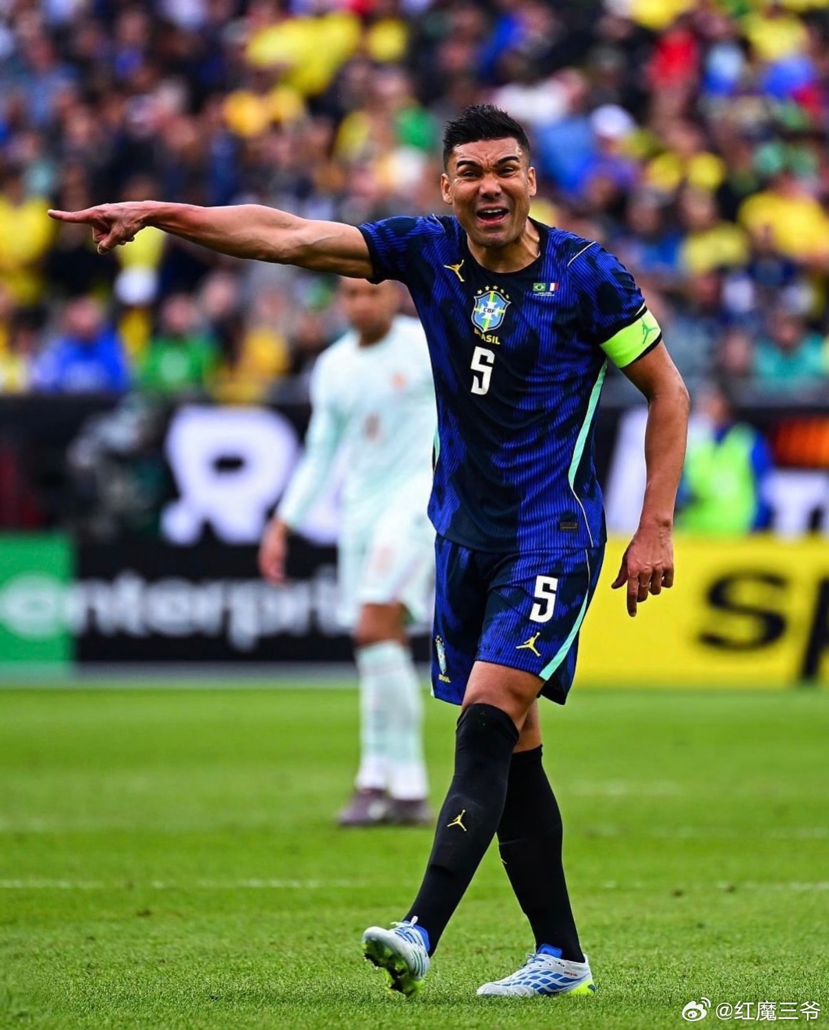 曼联  今日凌晨，巴西队与法国队展开了一场友谊赛。在下半场的大部分时间里，巴西队