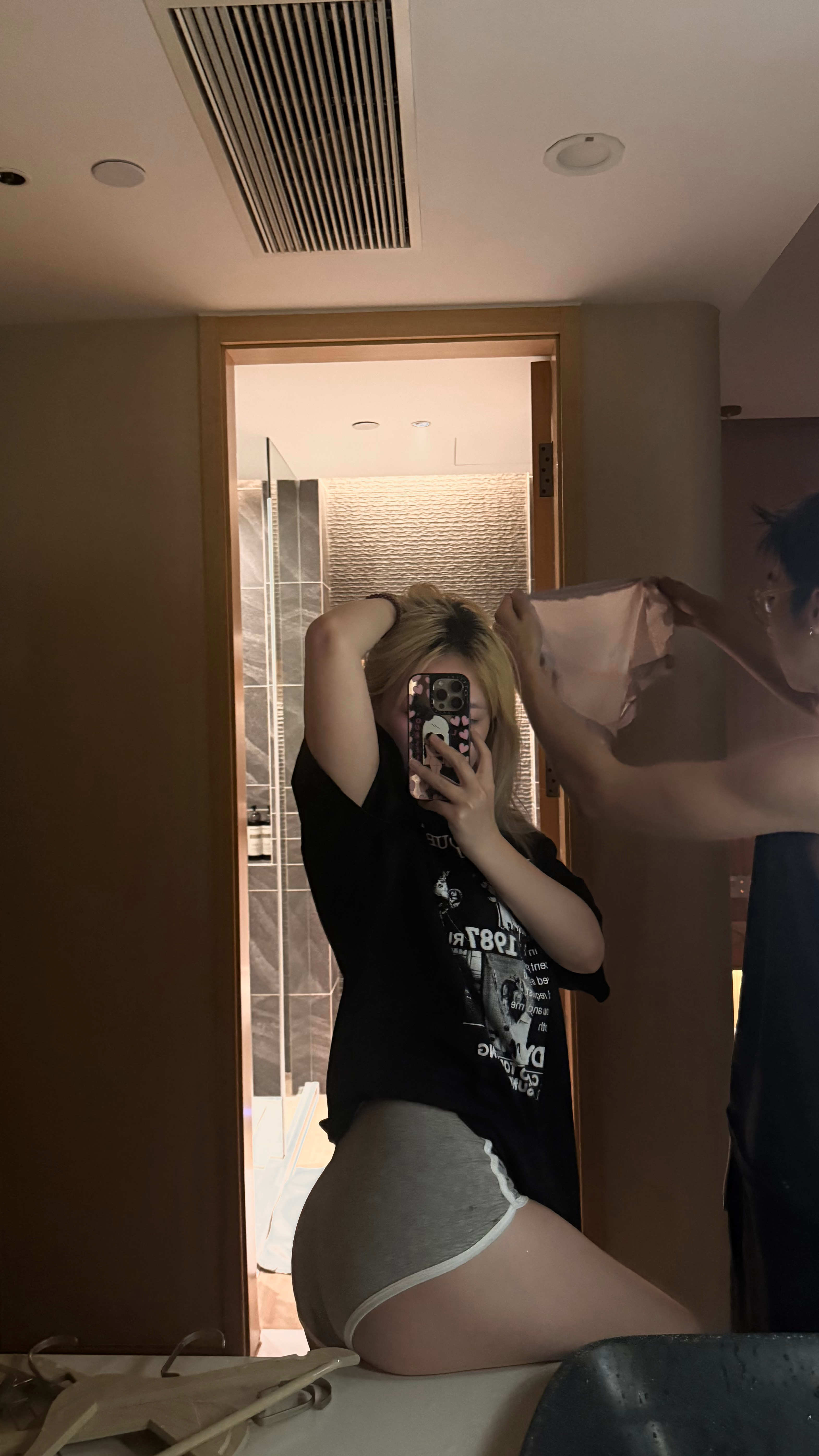 欣赏训练成果和洗裤衩小孩儿 ​​​