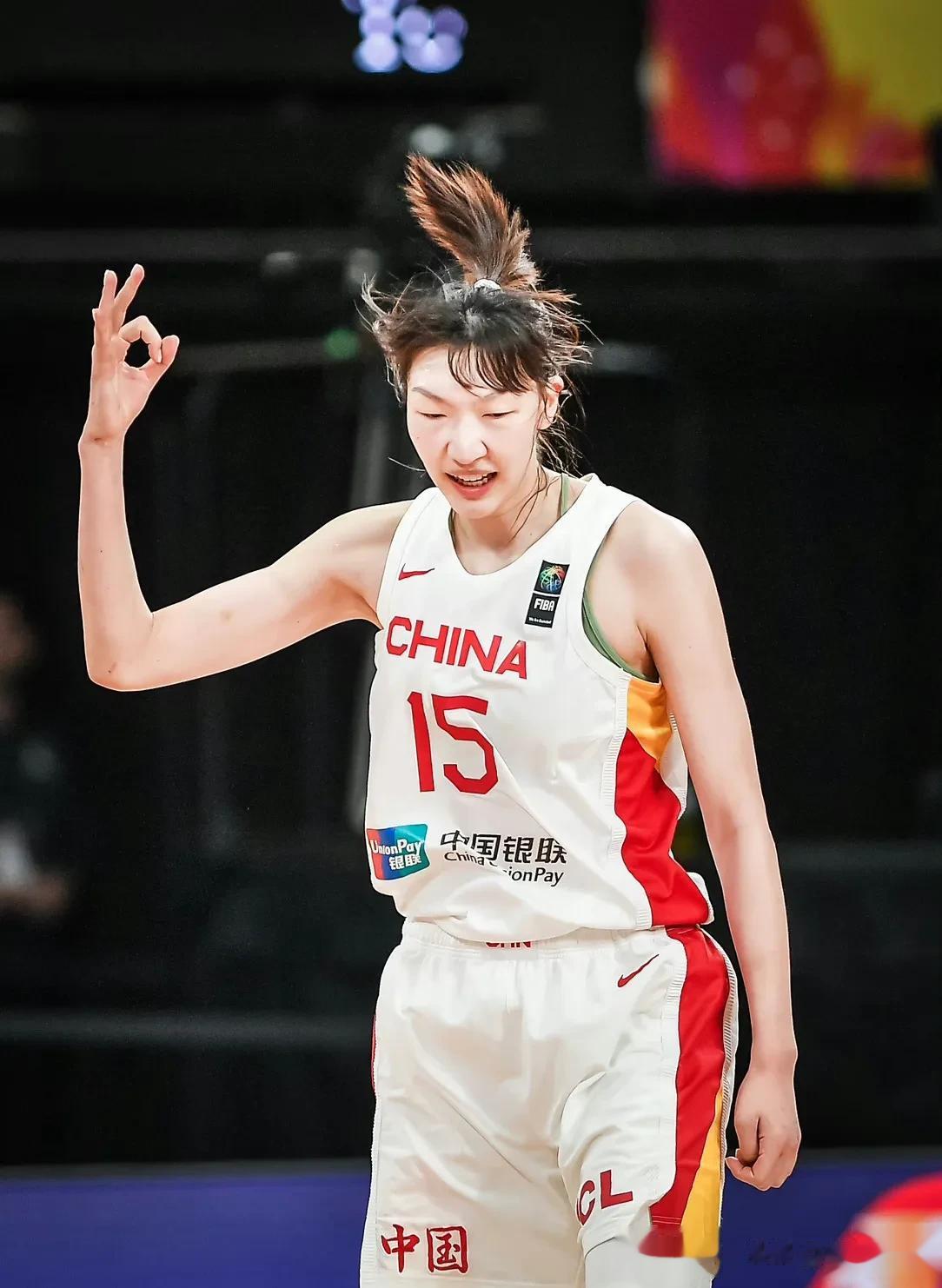 韩旭今天三分球5中4了！杜兰特人称菲尼克斯小韩旭。