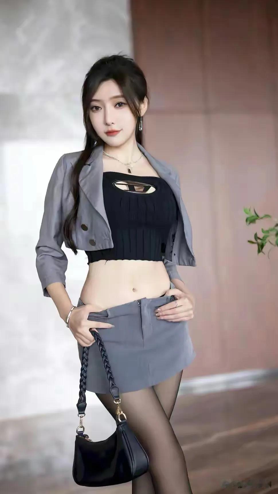 女神瑶瑶，美出天际