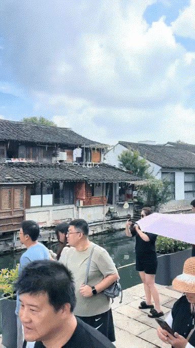 这都有人去打卡，闲人那么多的吗