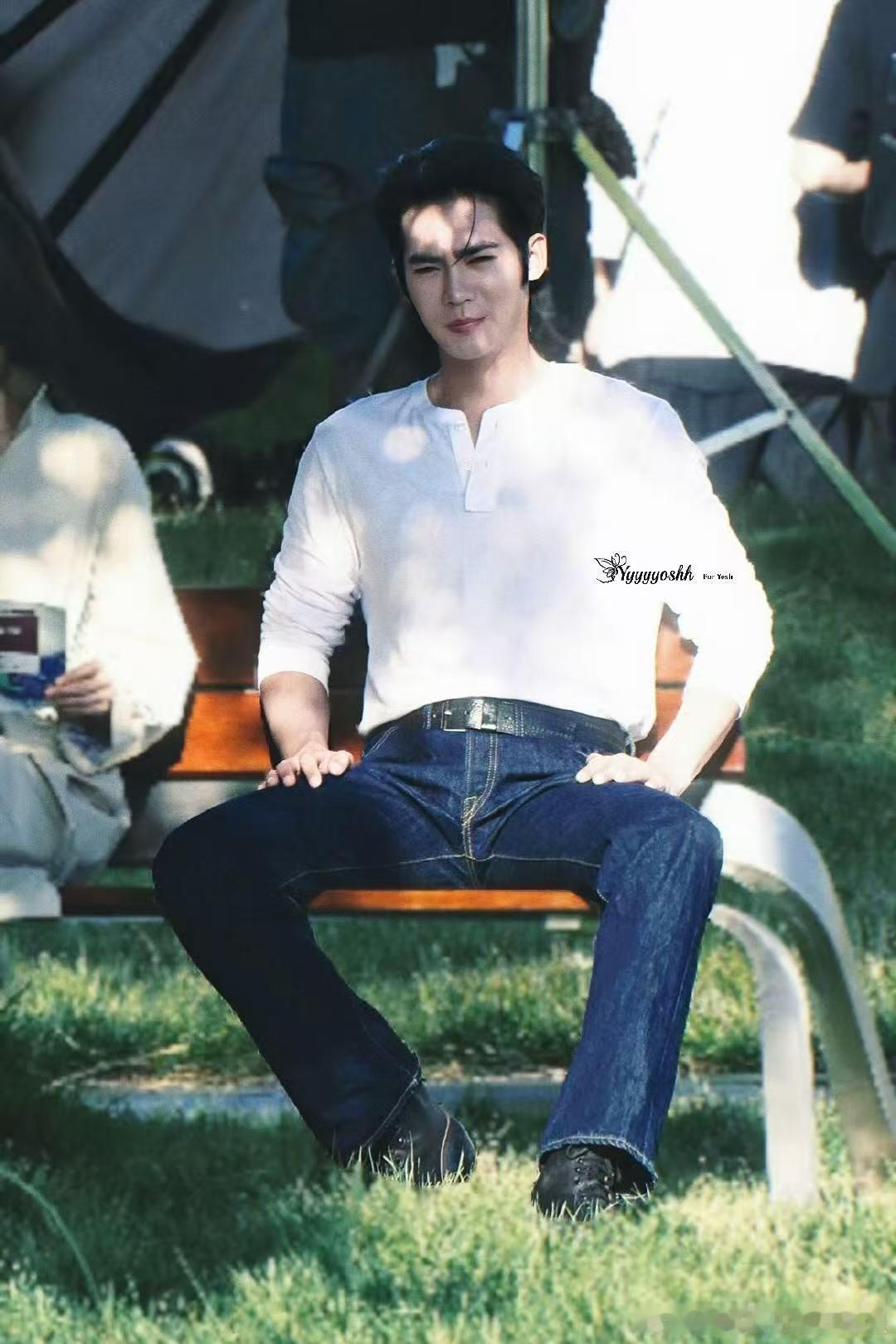 于适长发狼尾大背头 ​​​于适这个野性张力要溢出屏幕啦！全世界最适合狼尾的人来了