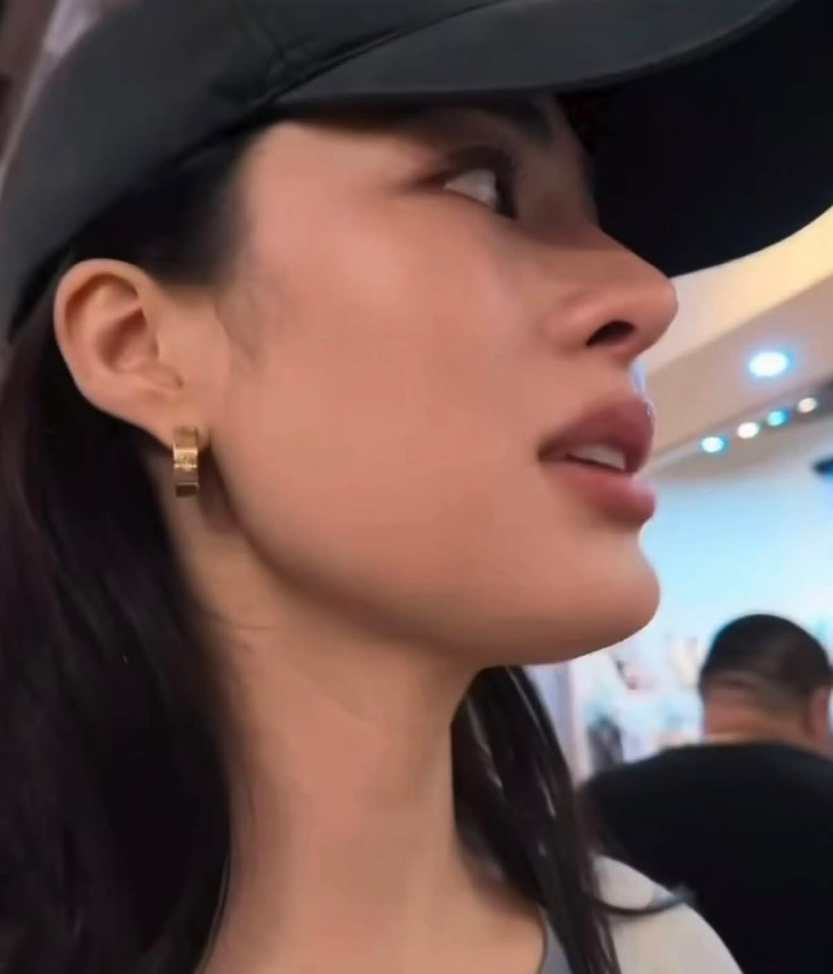 邝玲玲的狗第一视角 