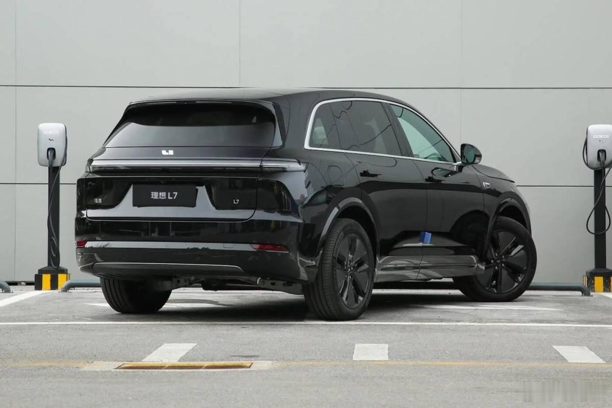 新能源车 名逐渐转向数字、字母组合，如特斯拉Model 3/Y、理想L7/8/9