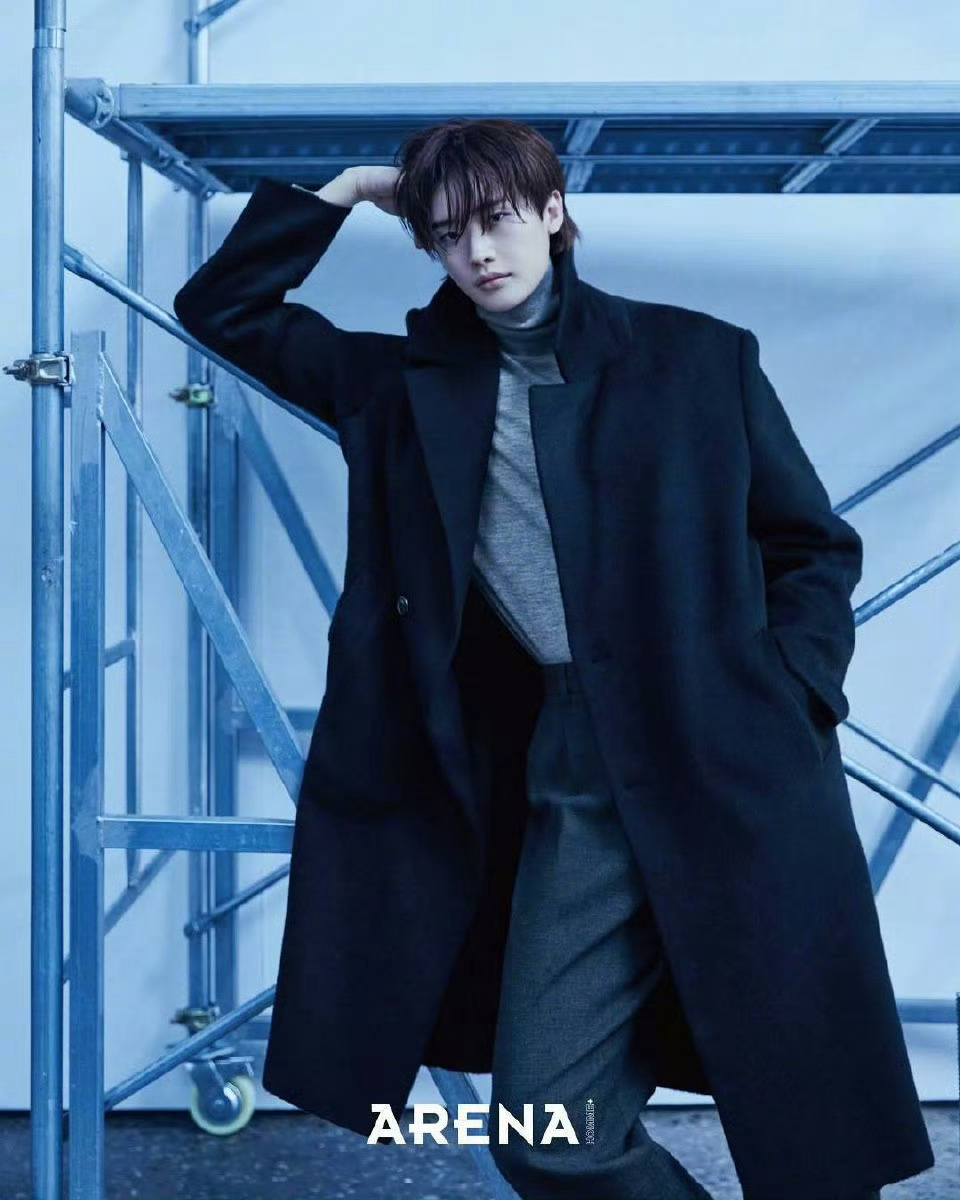 李钟硕  ARENA HOMME+ KOREA 电子刊封面画报 