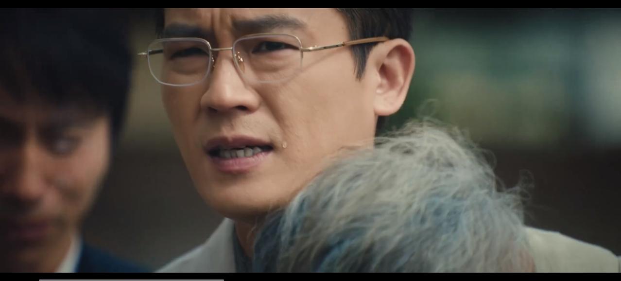 《交锋》为何能引发全年龄段追剧交锋这部电视剧是最近难得一见正剧。这个时代人们都开