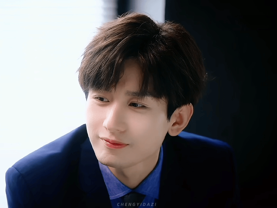 我们小傅总勾人的很[么么哒] ​​​