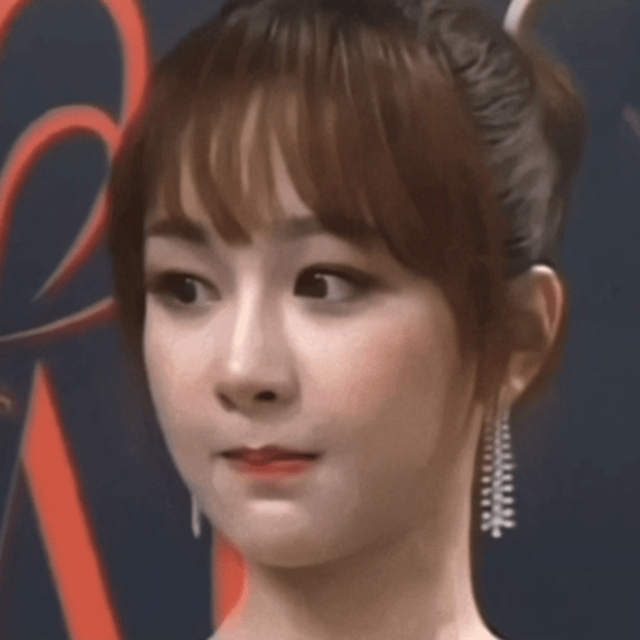 行吧 没仔细看时间 原来下午2点才能看到视后的脸 ​​​