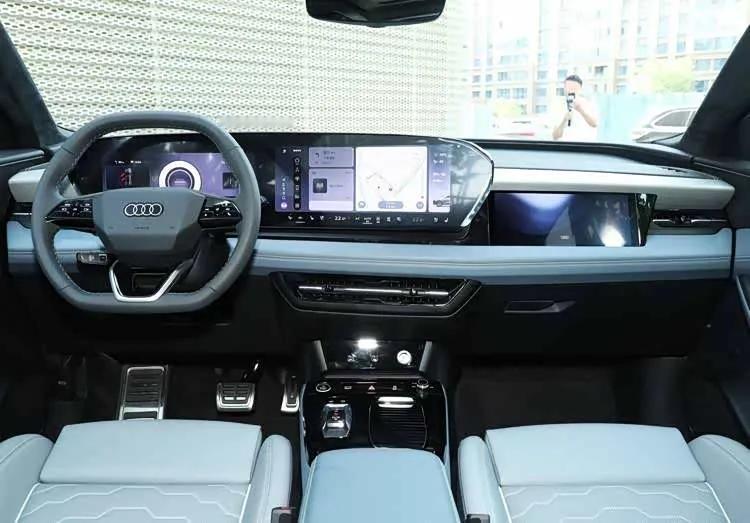 【全新奥迪Q6L e-tron上市：豪华电动SUV新选择】

刚收到一汽奥迪的最