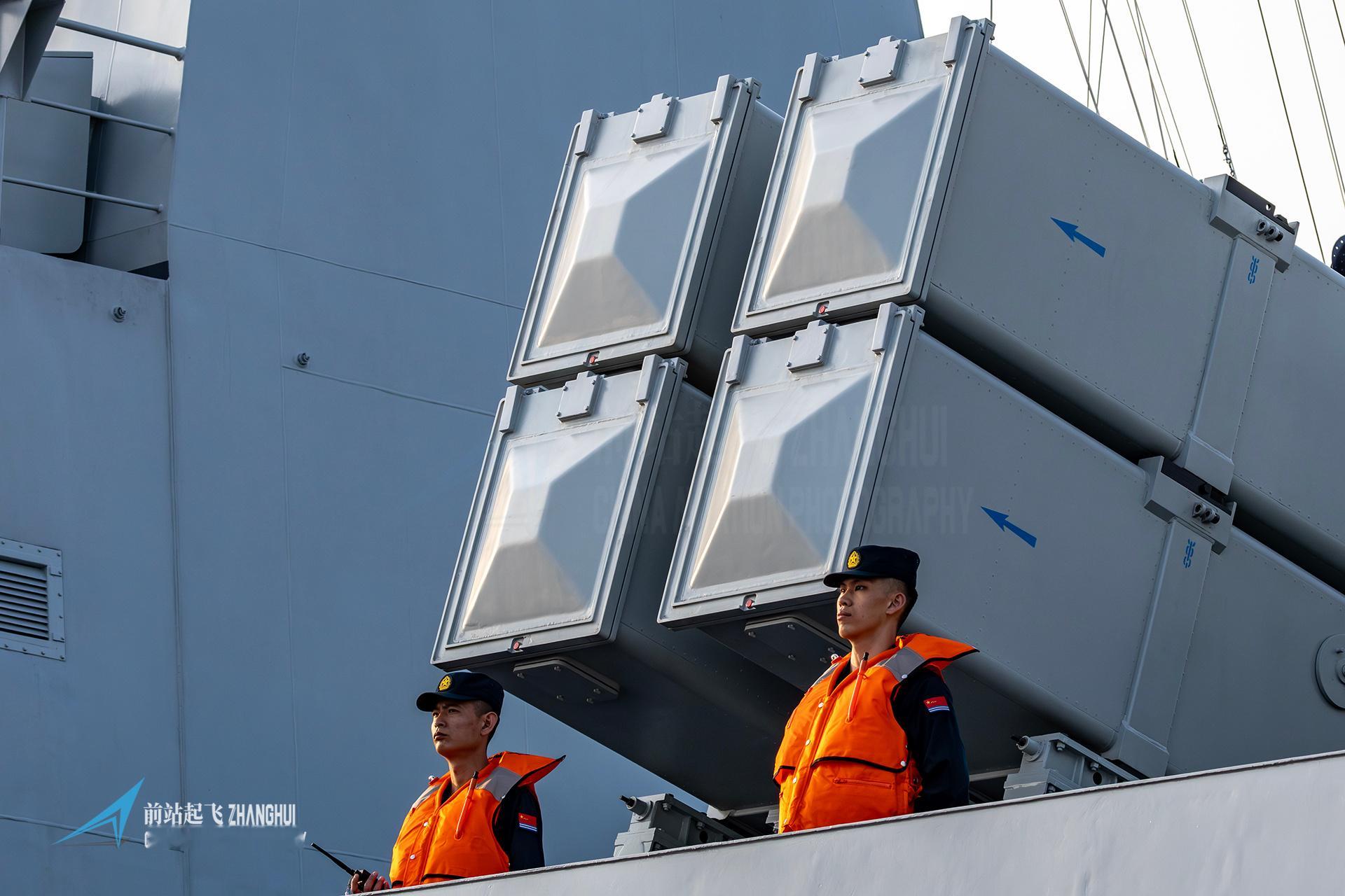 这样的海军太有气势了吧 ​​​