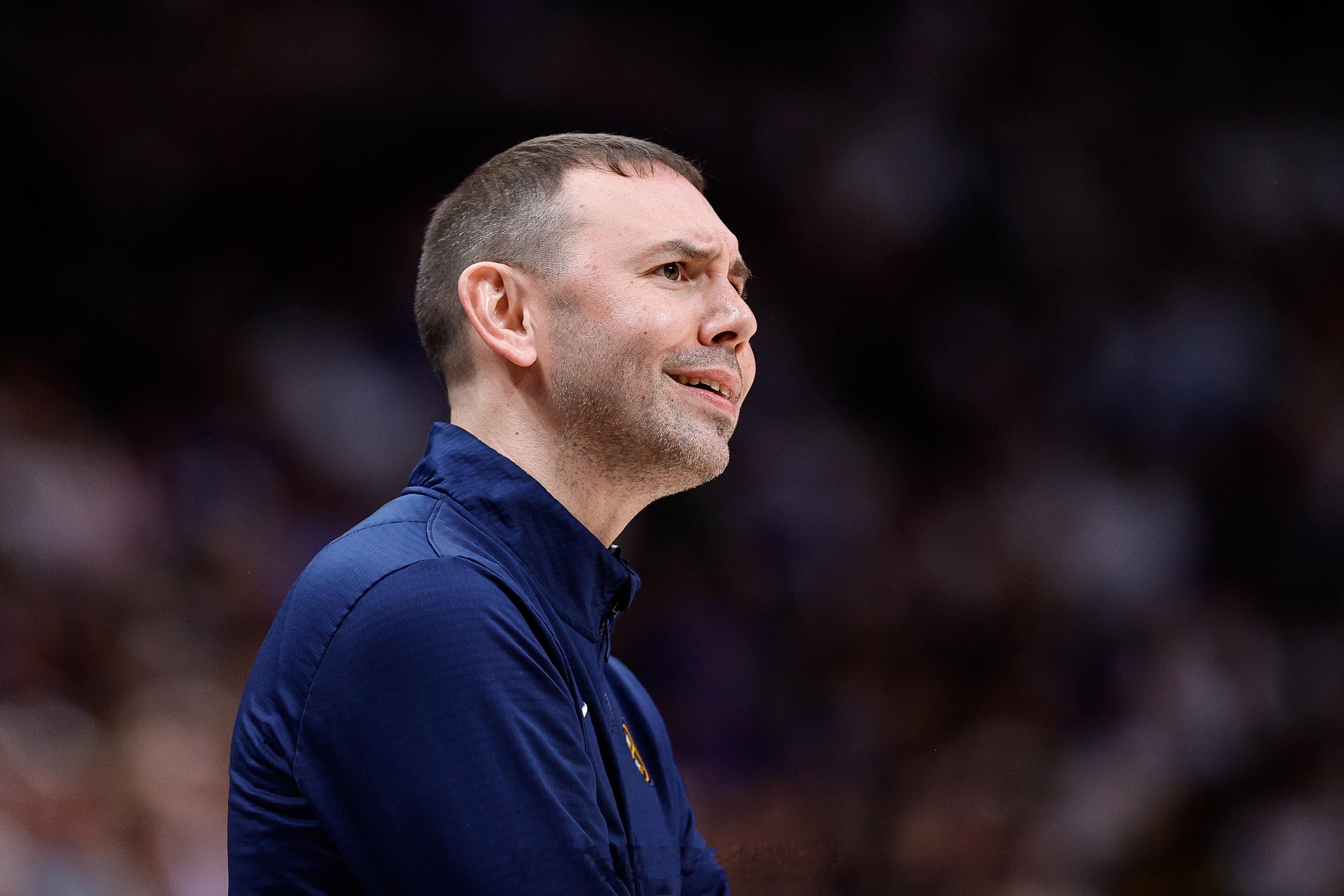 只能占便宜！掘金主教练阿德尔曼谈到自己被驱逐出场表示：“我当时很困惑，只是想寻求