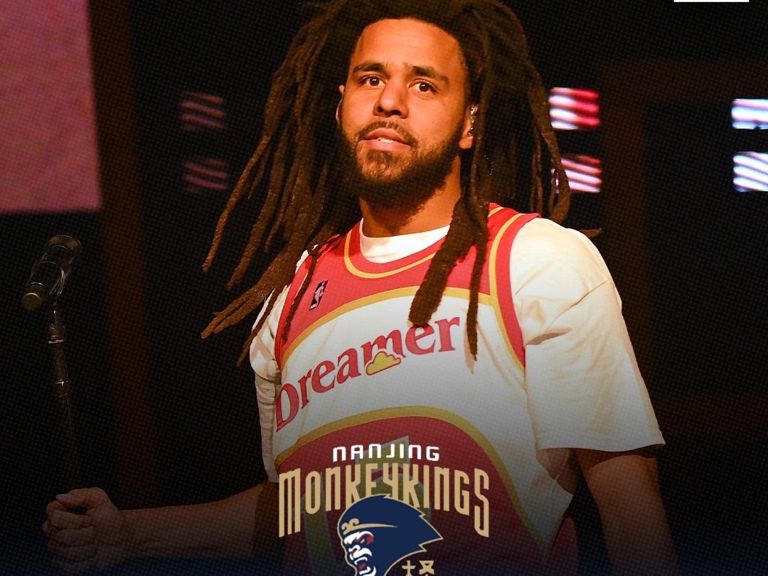 CBA最新消息：据知名NBA转会记者Shams报道：美国著名说唱歌手J.Cole