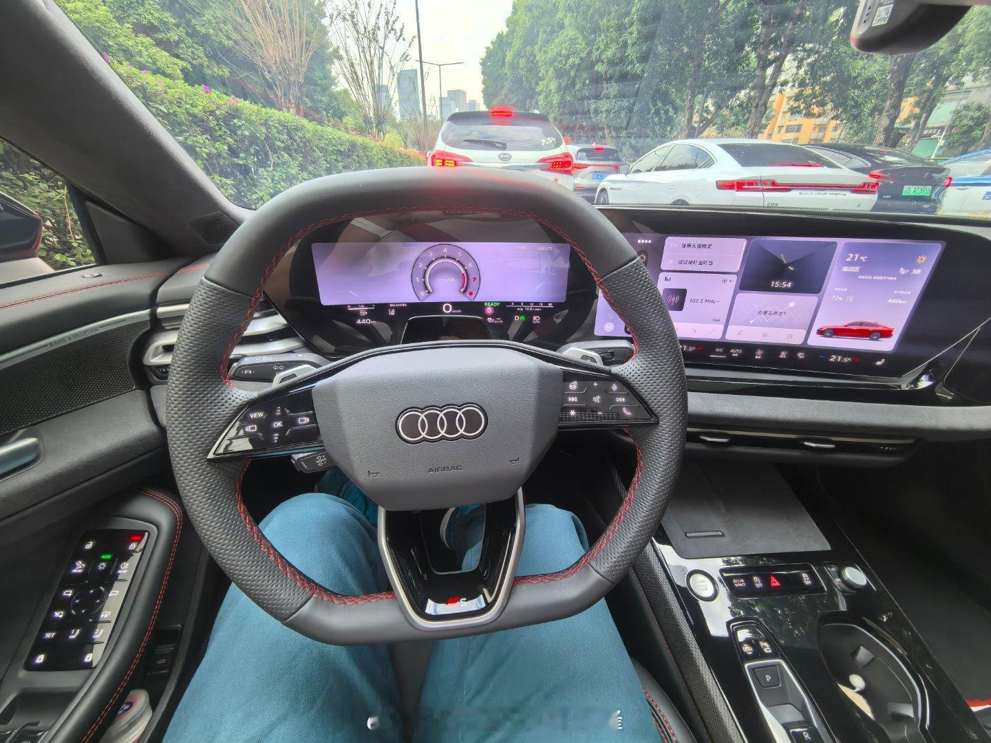 开了一下 的全新上汽奥迪a5lsportback ，真的好开，轻快！圈速也很快～