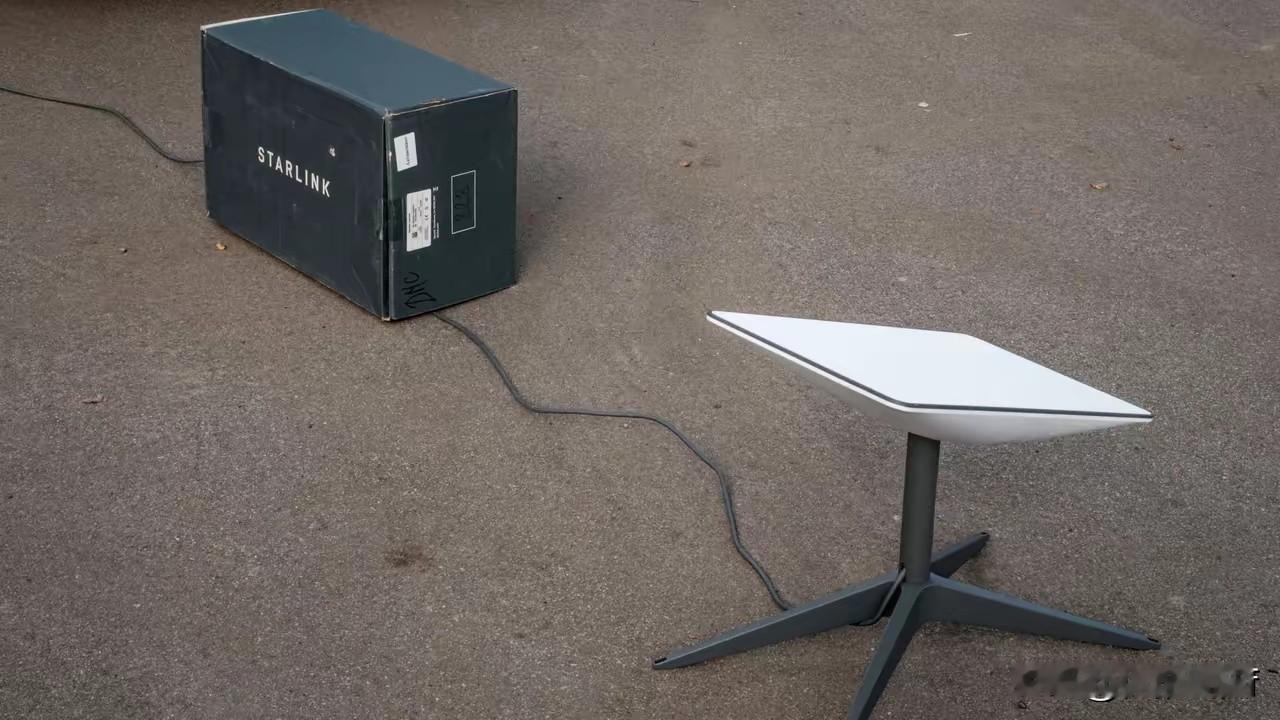 现在基本可以确认了，伊朗安全部队正在挨家挨户地搜查并没收星链终端设备，据估计此前