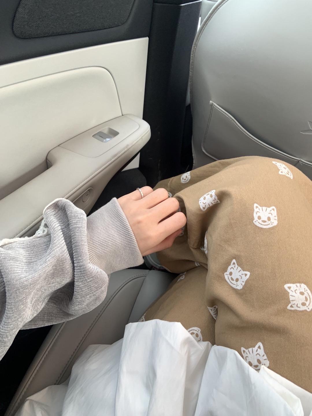 有时候很想反驳什么  但又觉得这样会让一切变的绵绵不断 算了没必要 选...