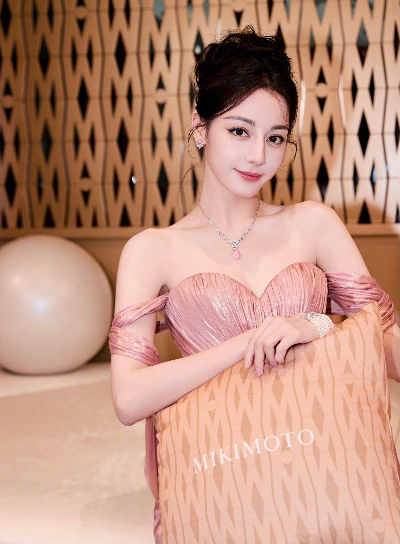 今日份营业的👧🏻欢迎评论补充～ ​​​