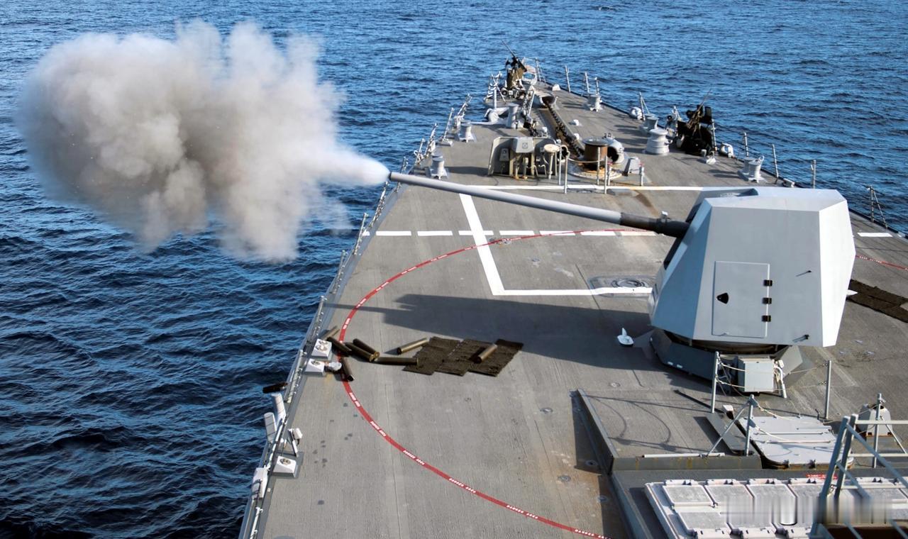 美军公海当海盗！开火炸船控制伊朗货轮，伊朗誓言报复
 
北京时间4月20日，美军