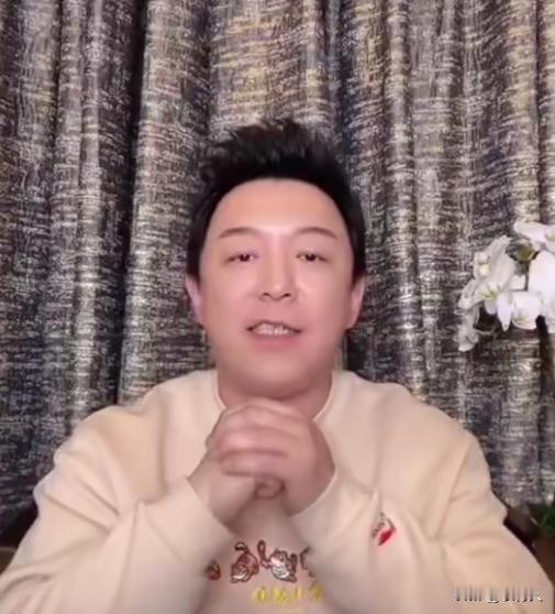 别看黄渤长得又丑又矮，他是我们山东人的骄傲。多次获得过影帝，而且情商非常高。