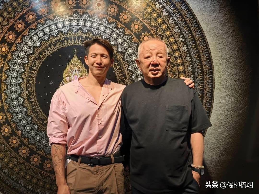 Sai与颂提·林通坤会面并进行了交谈。颂提对Sai表示了赞赏，并鼓励他继续坚持做