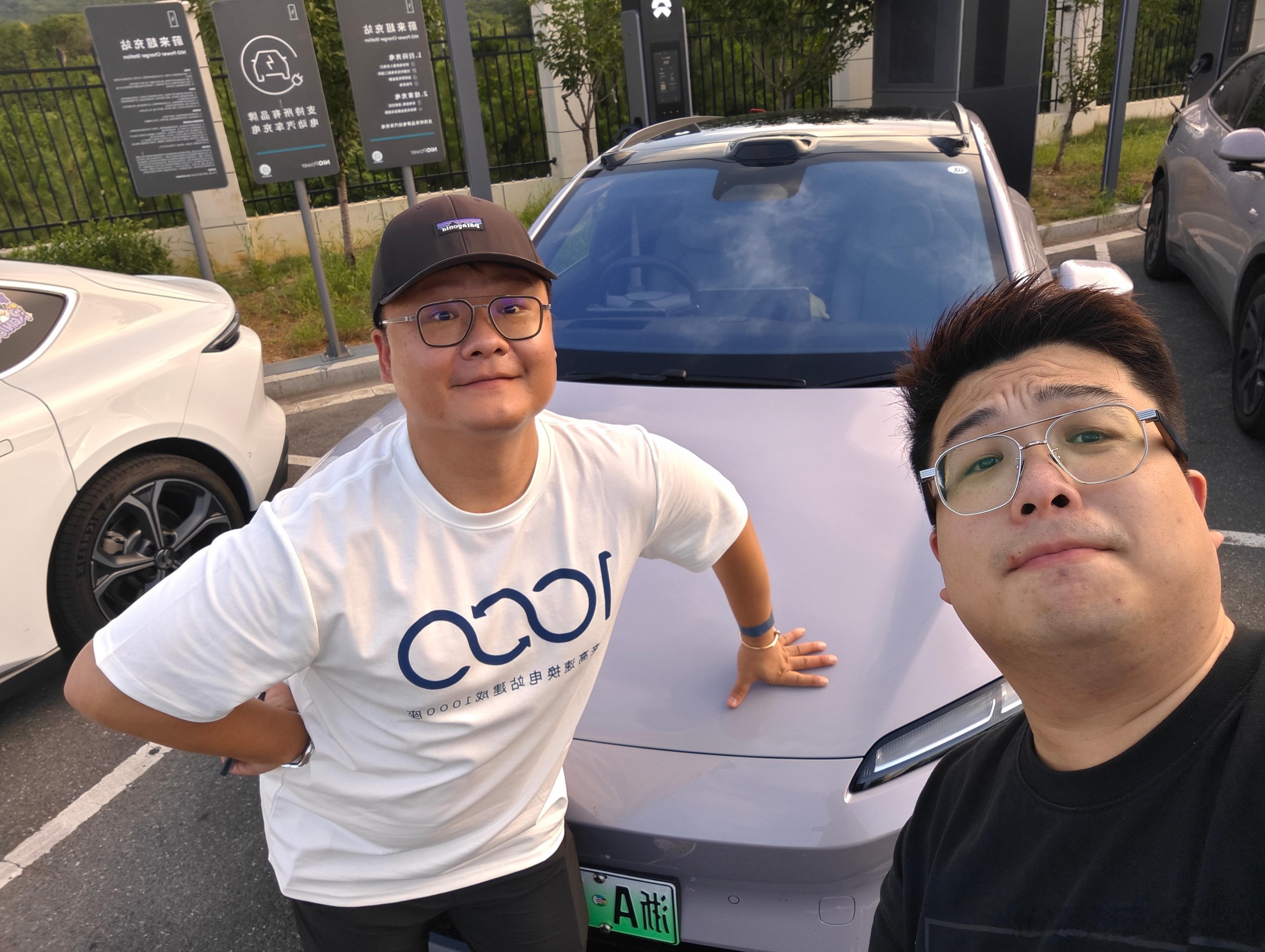 克总，建议你一会儿开车的时候检查一下前机盖弄的蔚来[超话]  ​​​