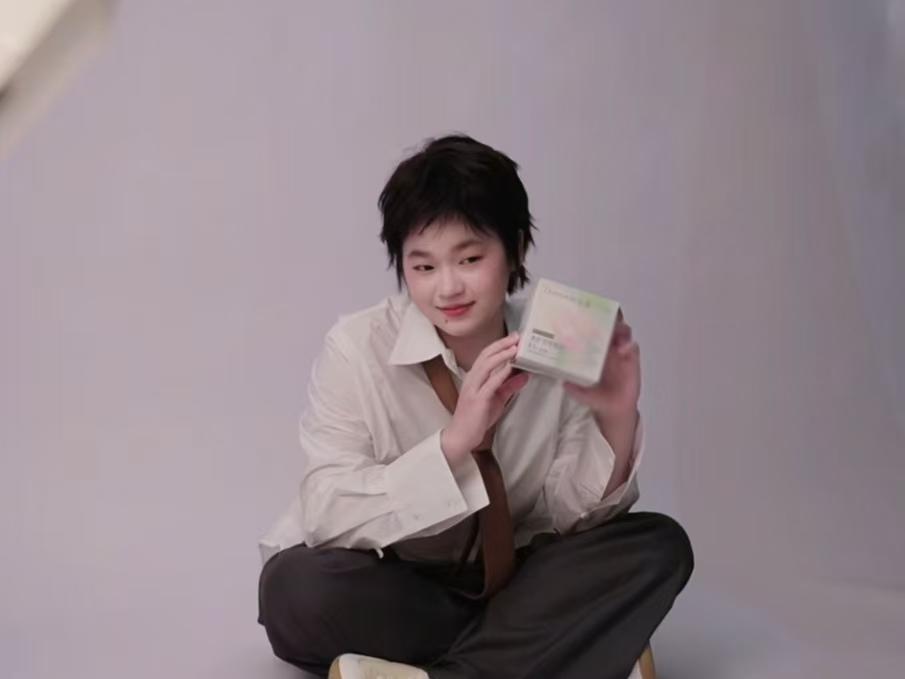 黄子韬算是捡到宝了！

全红婵在8月3日公布正式成为朵薇品牌的代言人，而这个朵薇