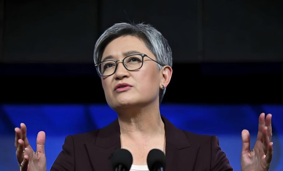 澳大利亚外长黄英贤突然跳出来发布措辞强硬的指责声明。

7月6号正午时分，我方核