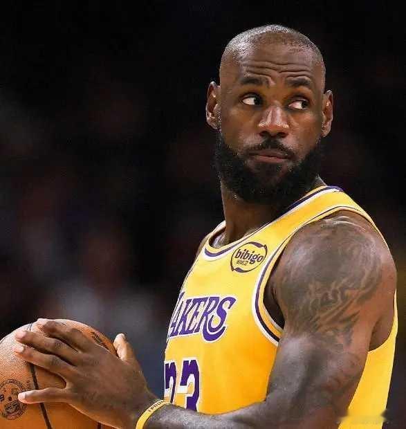 北京时间2月27日，在NBA常规赛中，湖人客场110-113不敌太阳。此役输球，