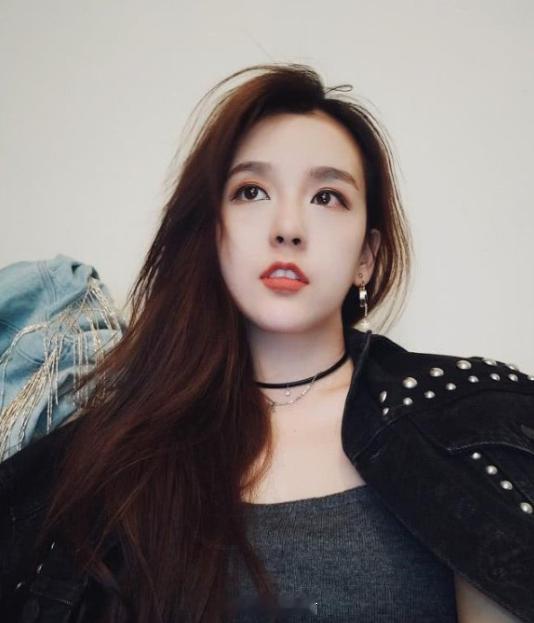 如果LPL如果出现一个女选手，能加多少热度颜值的话，大概能有rita百分之九十上