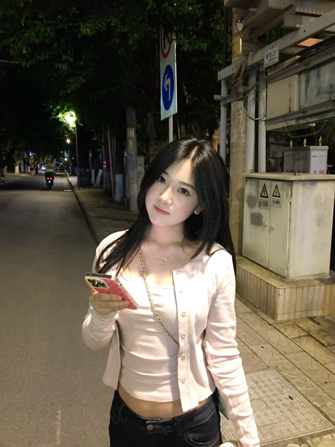 散步是世界上第二幸福的事情 第一是和你