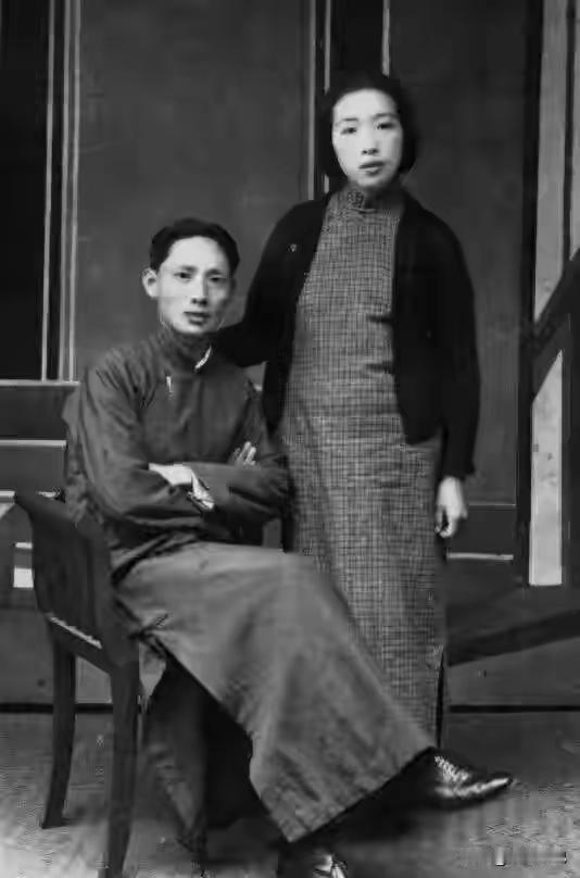 1949年5月3日，杭州解放。当天，第三野战军司令部，收到一封特殊的信。

信封