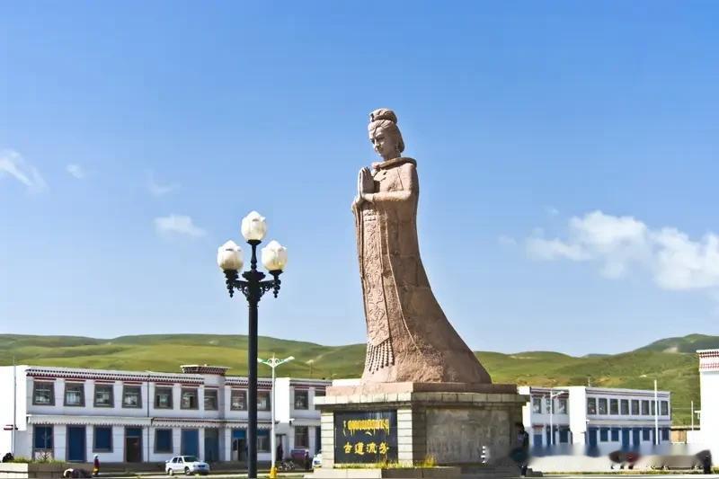 文成公主
 
       文成公主是唐朝贞观年间的宗室女子，为促进民族和睦、巩