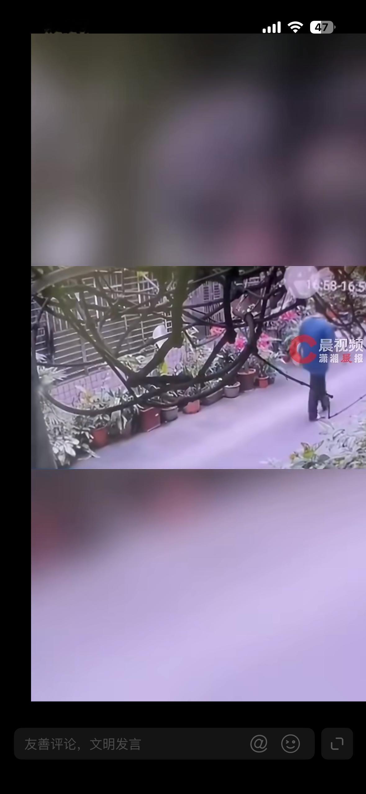 阮经天拍视频质问按门铃骚扰男子阮经天这事真的又好笑又好气。连续三天早上6点被按门