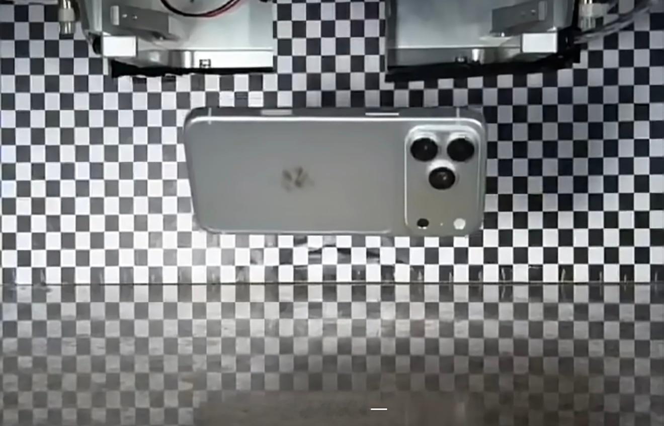iPhone18 Pro Max真机，跟iPhone17 Pro Max外观几乎