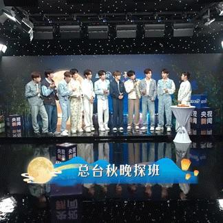 十个勤天上央视太有活人感了 十个勤天央视首秀太圈粉！不凹造型不背台词，就像带着“