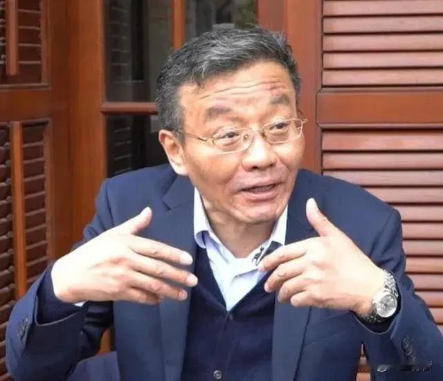 倾听王德峰、卢麒元两位“思考者”的分析，让人豁然开朗。

著名哲学教授王德峰曾讲