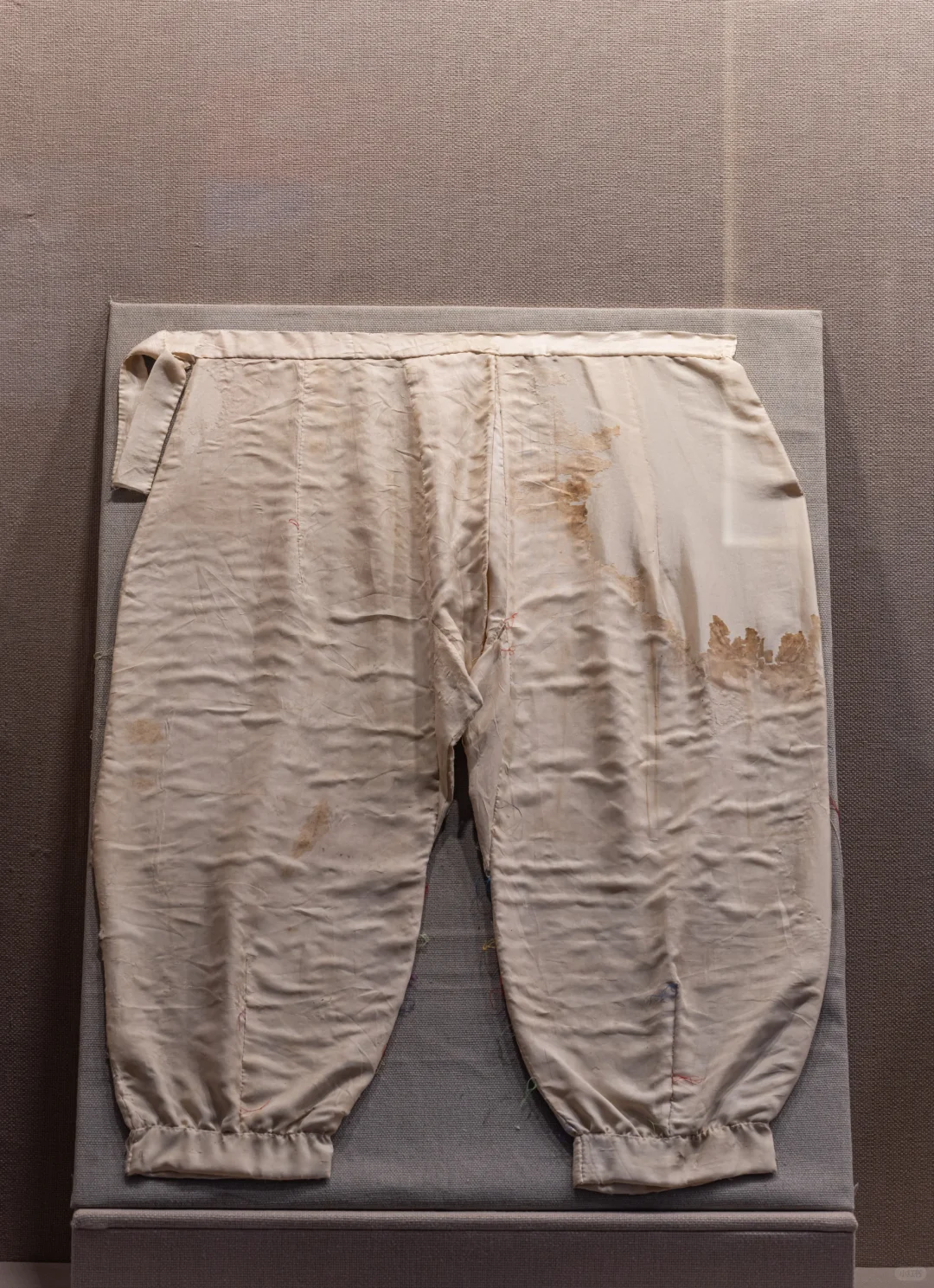 新疆1000年前的灯笼裤，古代真时尚